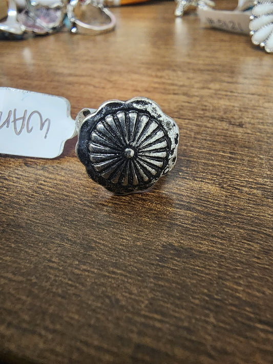 Concho ring
