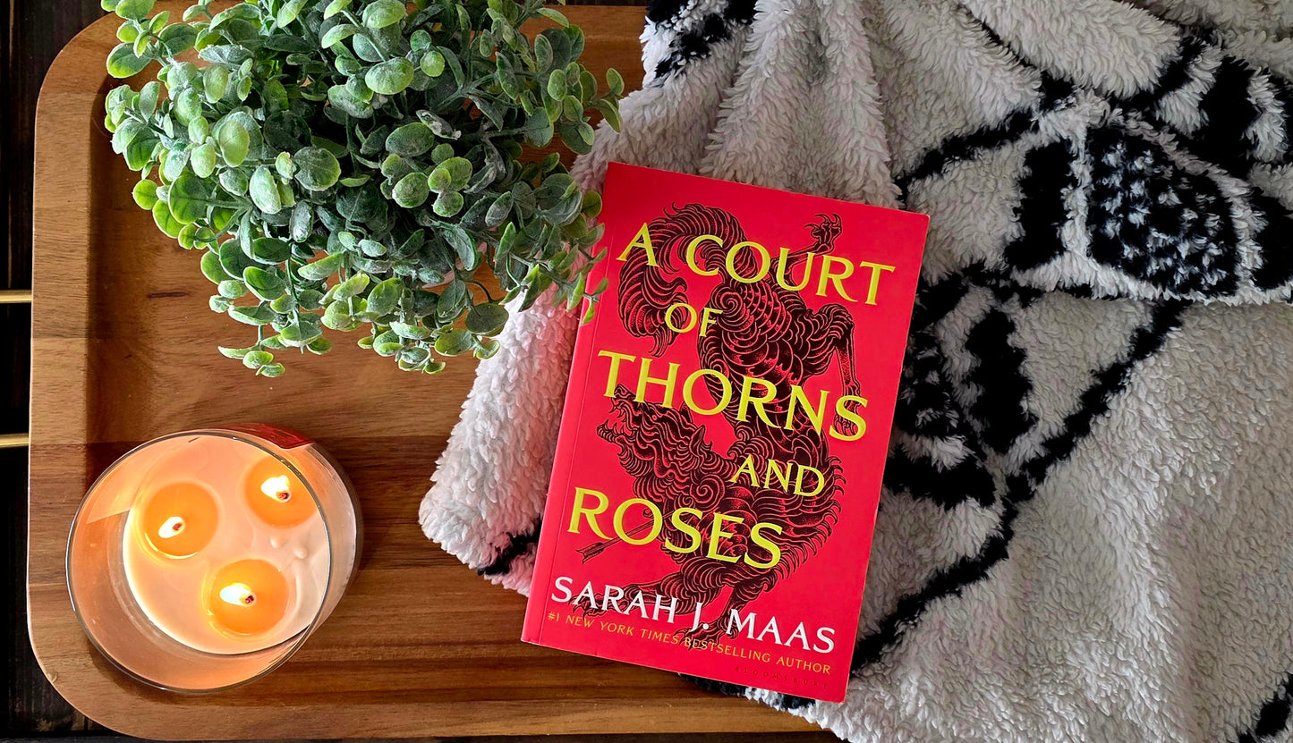 A Court of Thorns and Roses - Sarah J Maas- Fiction/Fantasy