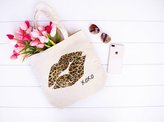 xoxo cheetah lip tote